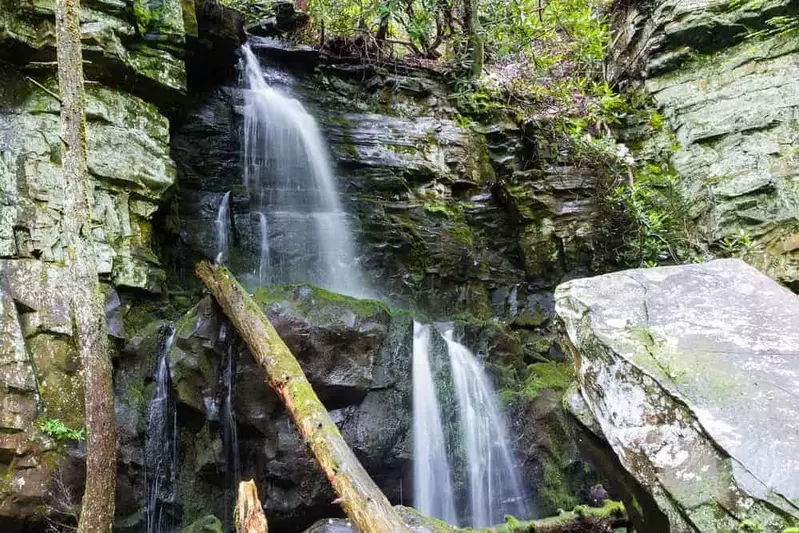 baskins creek falls in the smoky mountains