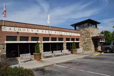 calhoun's barbecue restaurant in pigeon forge