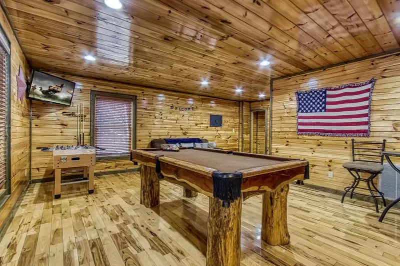 game room in gatlinburg enchantment cabin