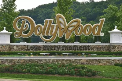 Dollywood sign