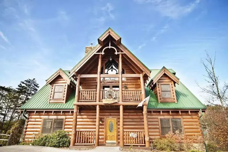 wagone wheel lodge large cabin rental in pigeon forge