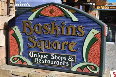 baskins square sign