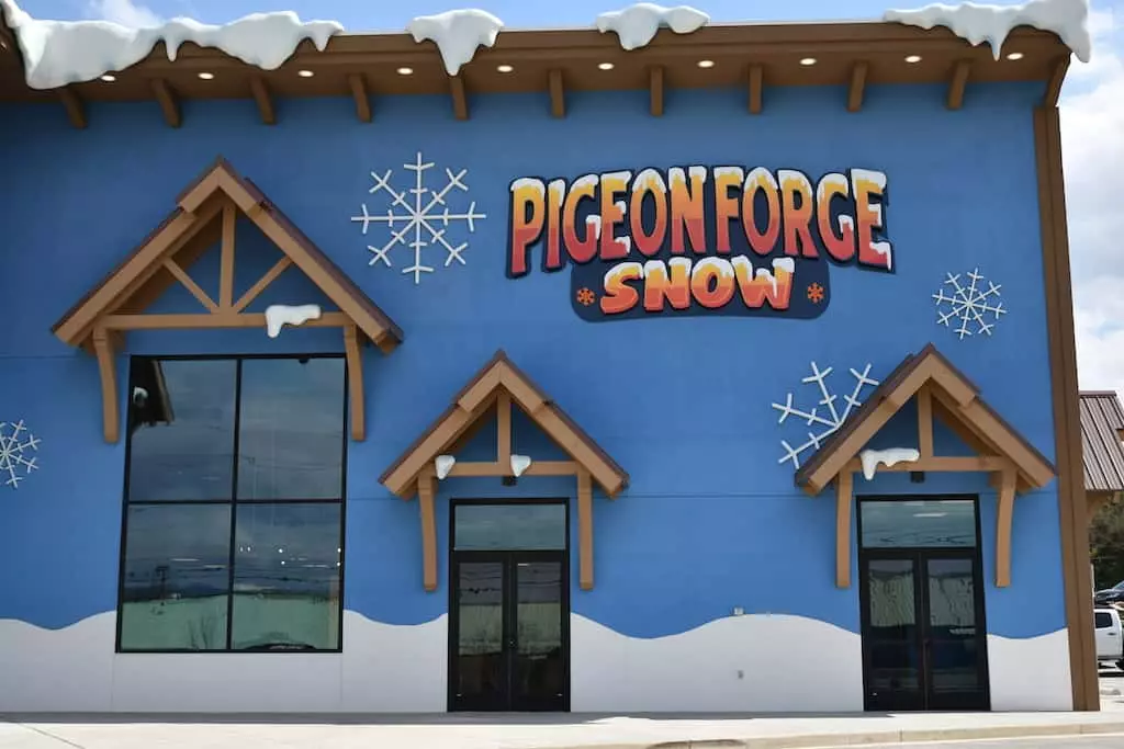 pigeon forge snow , a tubing attraction