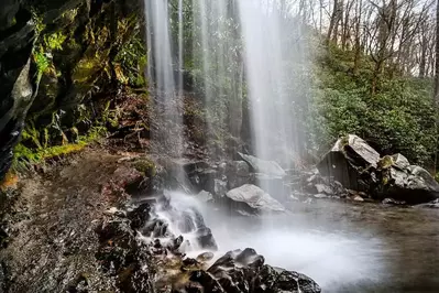 grotto falls smoky mountains