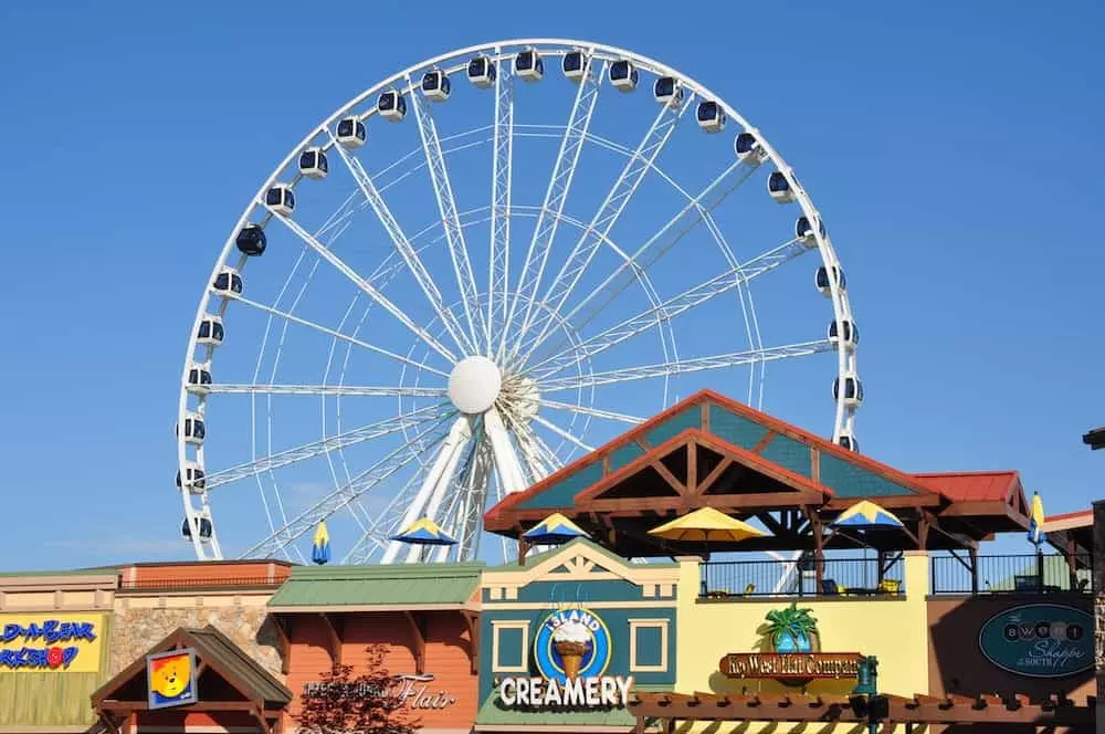 a view of the smoky mountain wheel