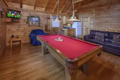 pool table in cabin with game room