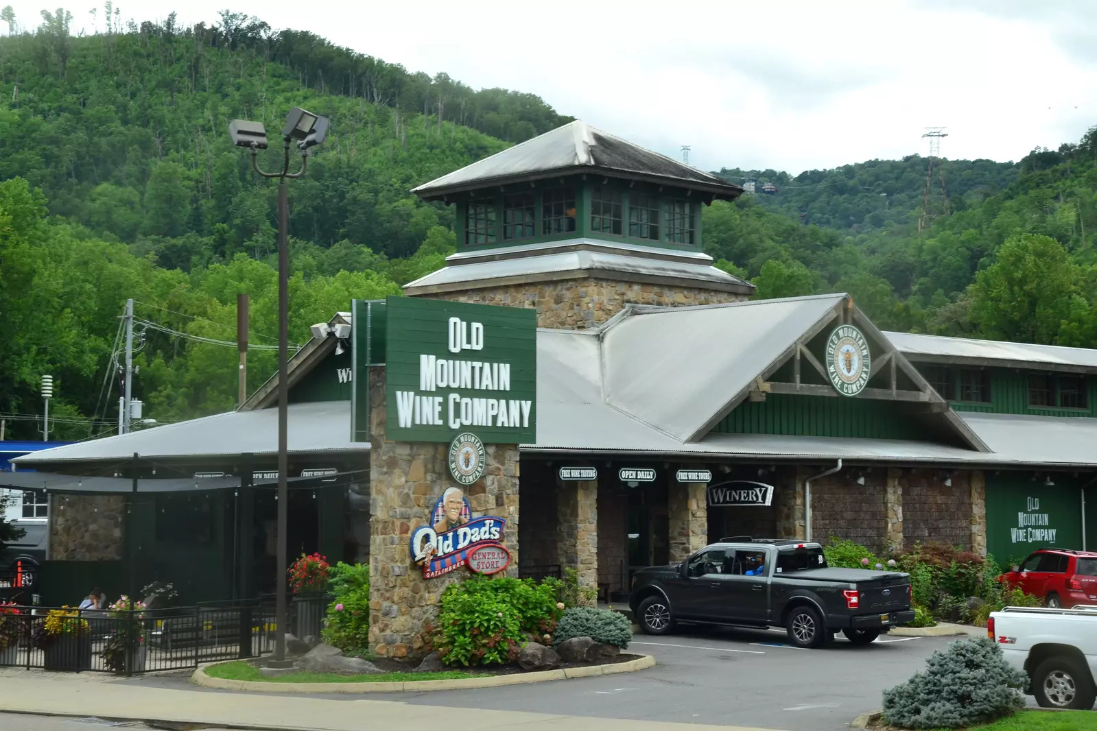 old mountain wine company wineries in gatlinburg tn