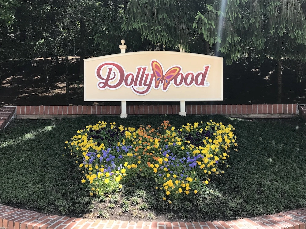 souvenir shops at dollywood