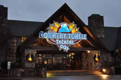 country tonite pigeon forge show