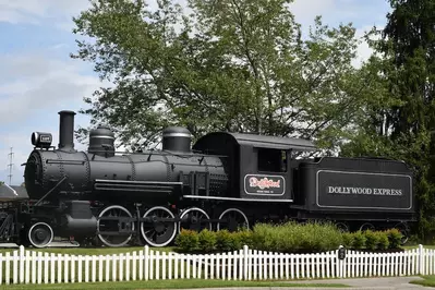 dollywood express train 