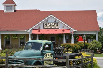 mama's farmhouse is one of the best restaurants in the Smokies