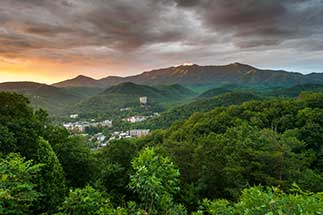 A beautiful photo of the city of Gatlinburg in the mountains.
