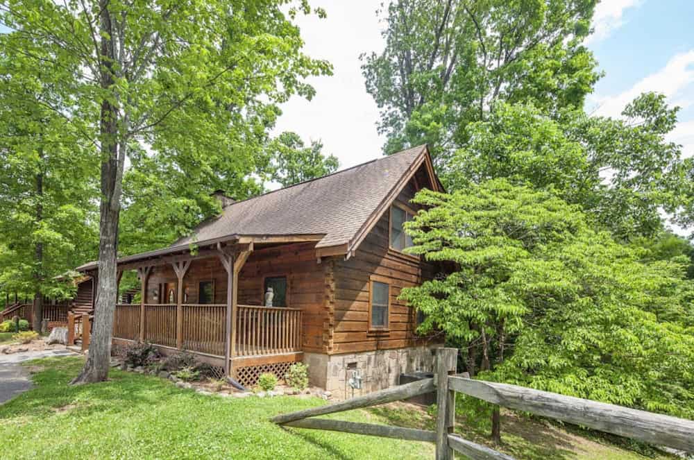 heavenly place cabin in the woods in pigeon forge