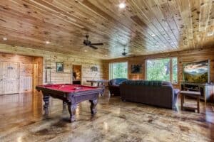 gatlinburg cabin with a game room